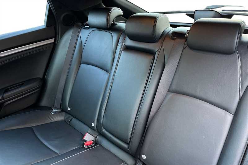 Used Honda Civic 2018 for sale - 76372682: Photo 8