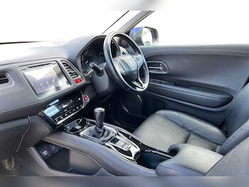 Used Honda HR-V 2018 for sale - 78811540: Photo