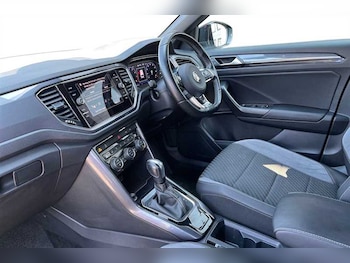 Used Volkswagen T-Roc 2021 for sale - 79511008: Photo