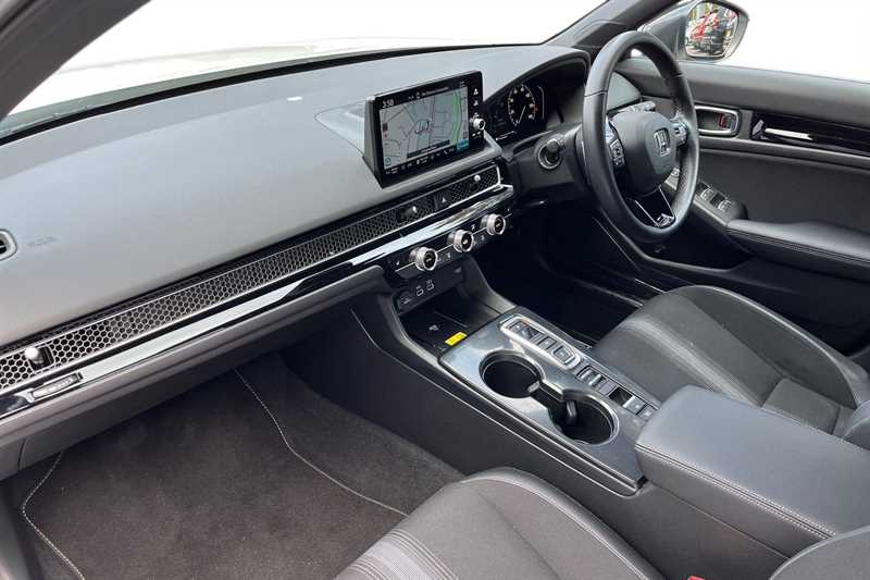 Used Honda Civic 2024 for sale - 76003745: Photo 2