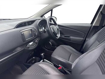 Used Toyota Yaris 2017 for sale - 77983492: Photo