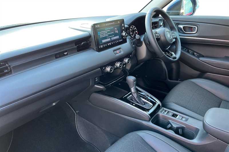 Used Honda HR-V 2025 for sale - 76636147: Photo 2