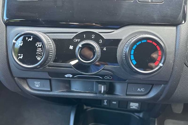 Used Honda Jazz 2019 for sale - 76229646: Photo 16