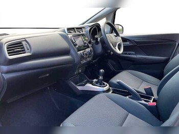 Used Honda Jazz 2019 for sale - 76229646: Photo 2
