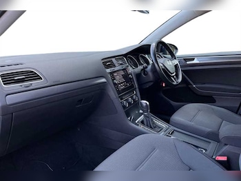 Used Volkswagen Golf 2017 for sale - 79213837: Photo