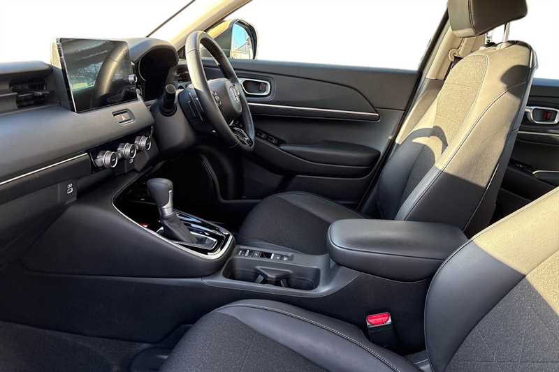 Used Honda HR-V 2023 for sale - 76954582: Photo 2