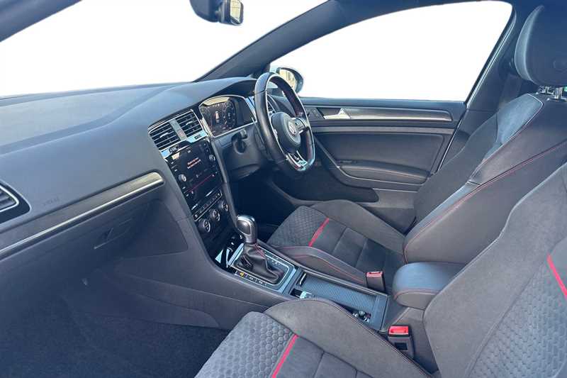 Used Volkswagen Golf 2020 for sale - 77526314: Photo 2