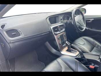 Used Volvo V40 2018 for sale - 75259471: Photo