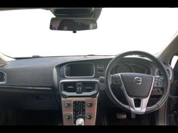 Used Volvo V40 2018 for sale - 75259471: Photo
