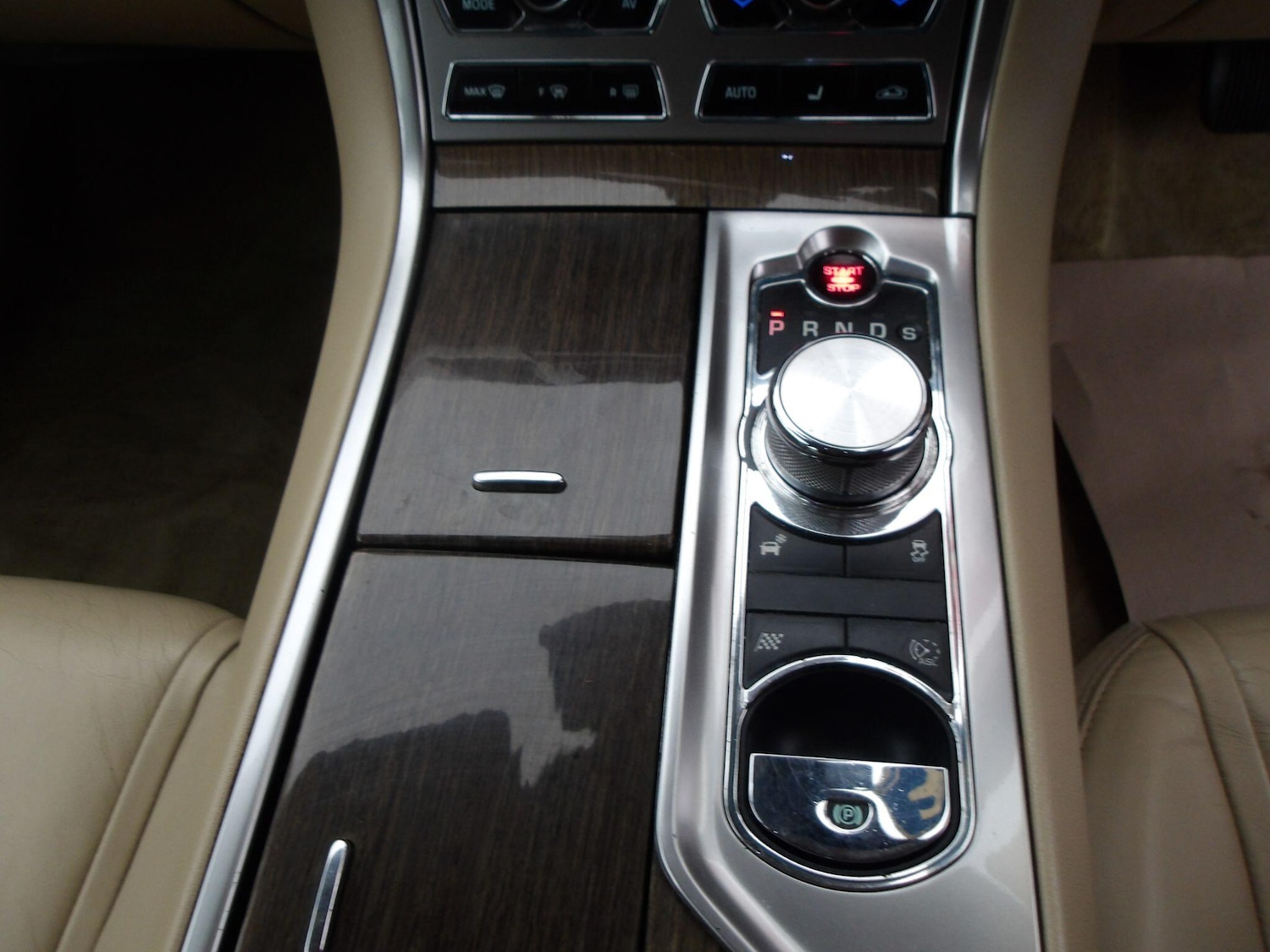 Used Jaguar XF 2013 for sale - 76886976: Photo 31