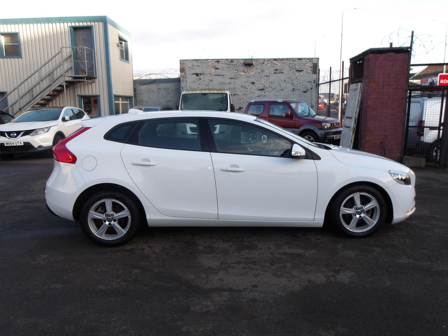 Used Volvo V40 2012 for sale - 77049981: Photo 13