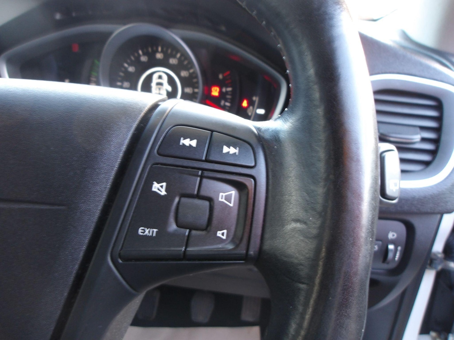 Used Volvo V40 2012 for sale - 77049981: Photo 27