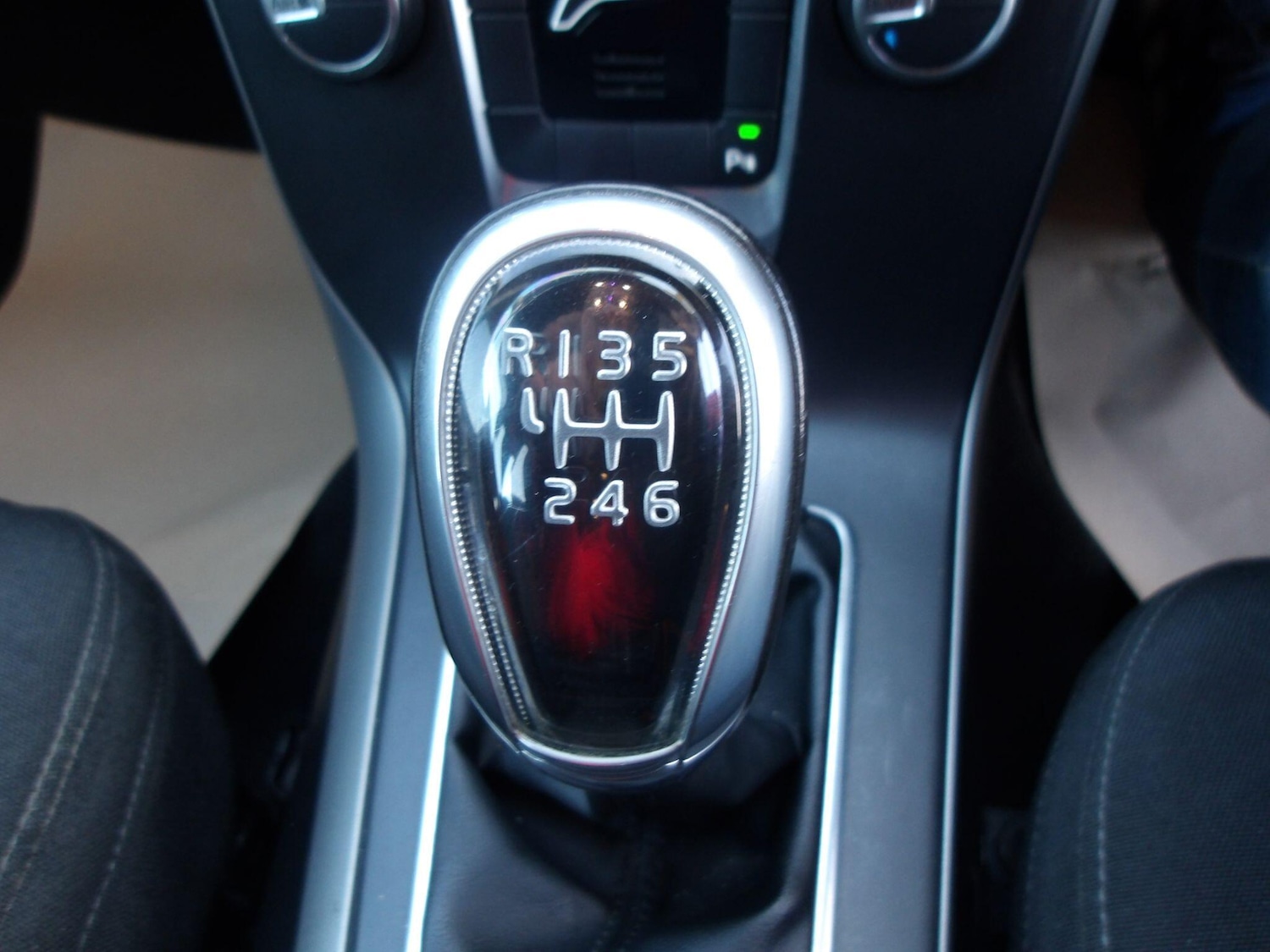 Used Volvo V40 2012 for sale - 77049981: Photo 31