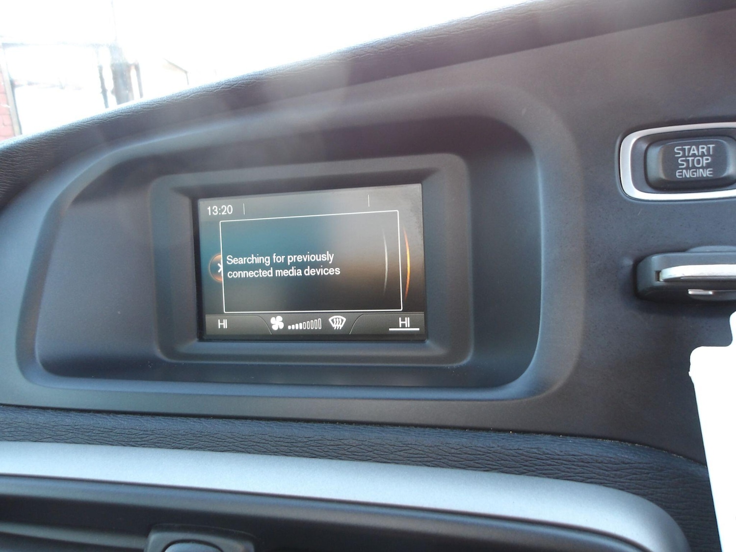 Used Volvo V40 2012 for sale - 77049981: Photo 35