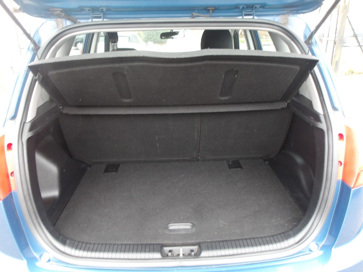 Used Kia Venga 2013 for sale - 76613054: Photo 17