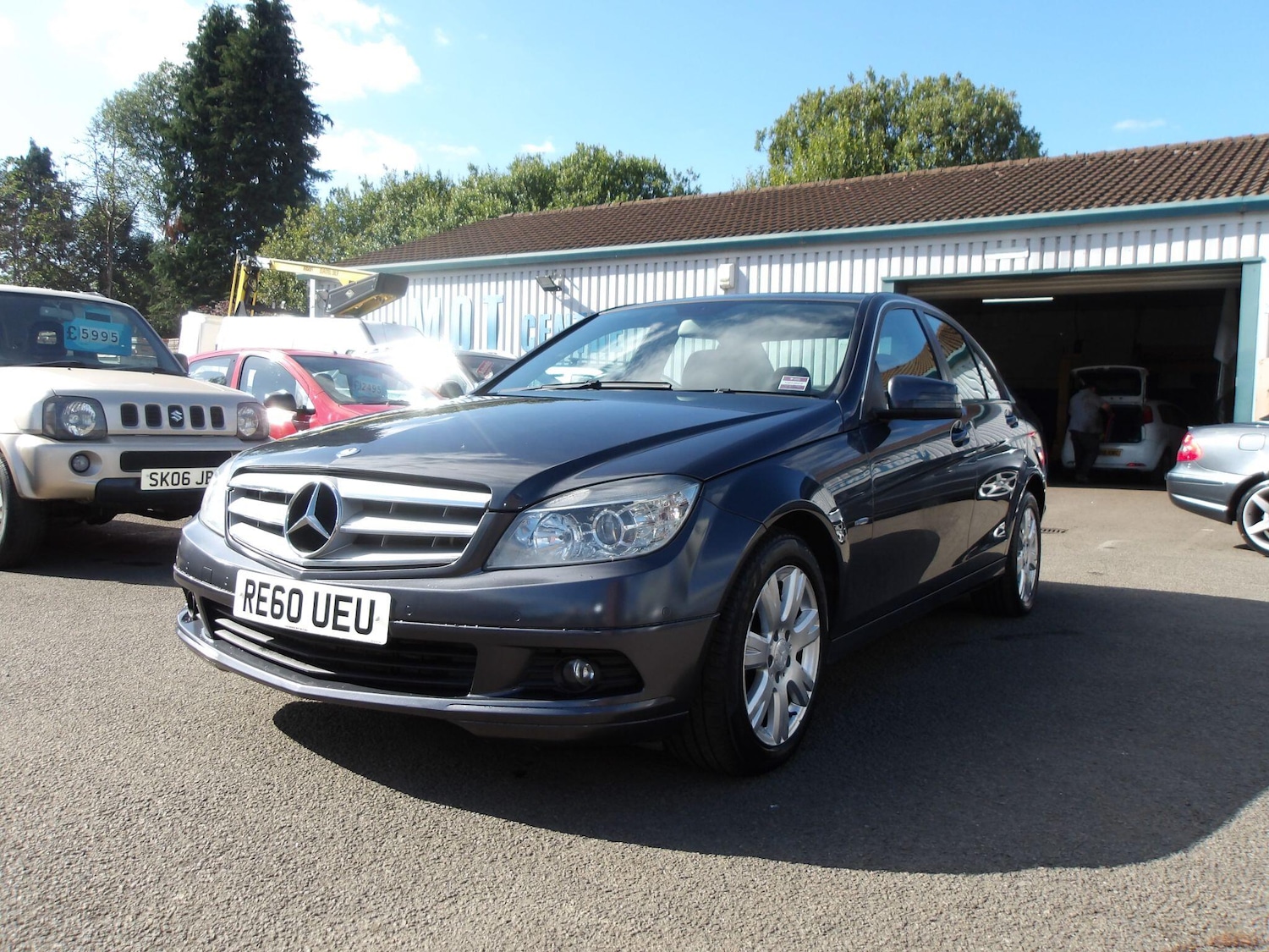 Used Mercedes-Benz C Class 2010 for sale - 76612750: Photo 2