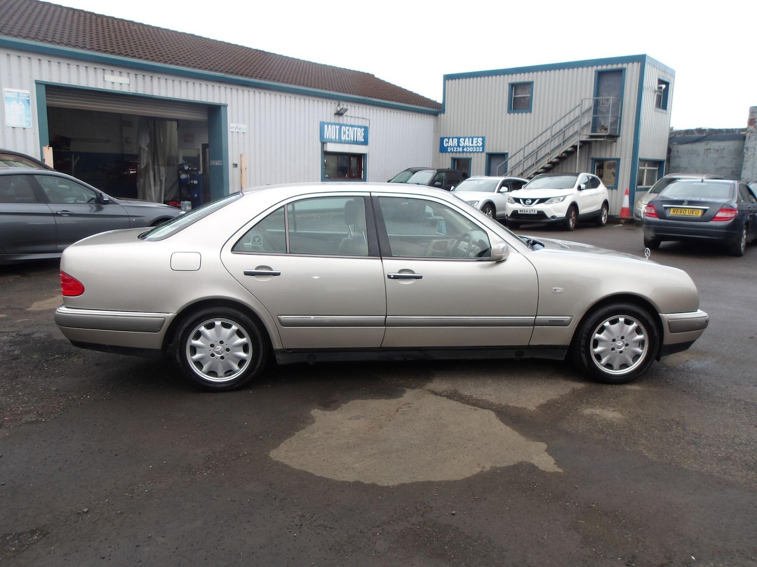 Used Mercedes-Benz E Class 1998 for sale - 76832300: Photo 16