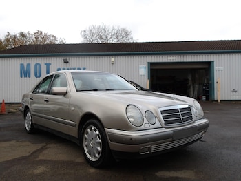 Used Mercedes-Benz E Class 1998 for sale - 76832300: Photo