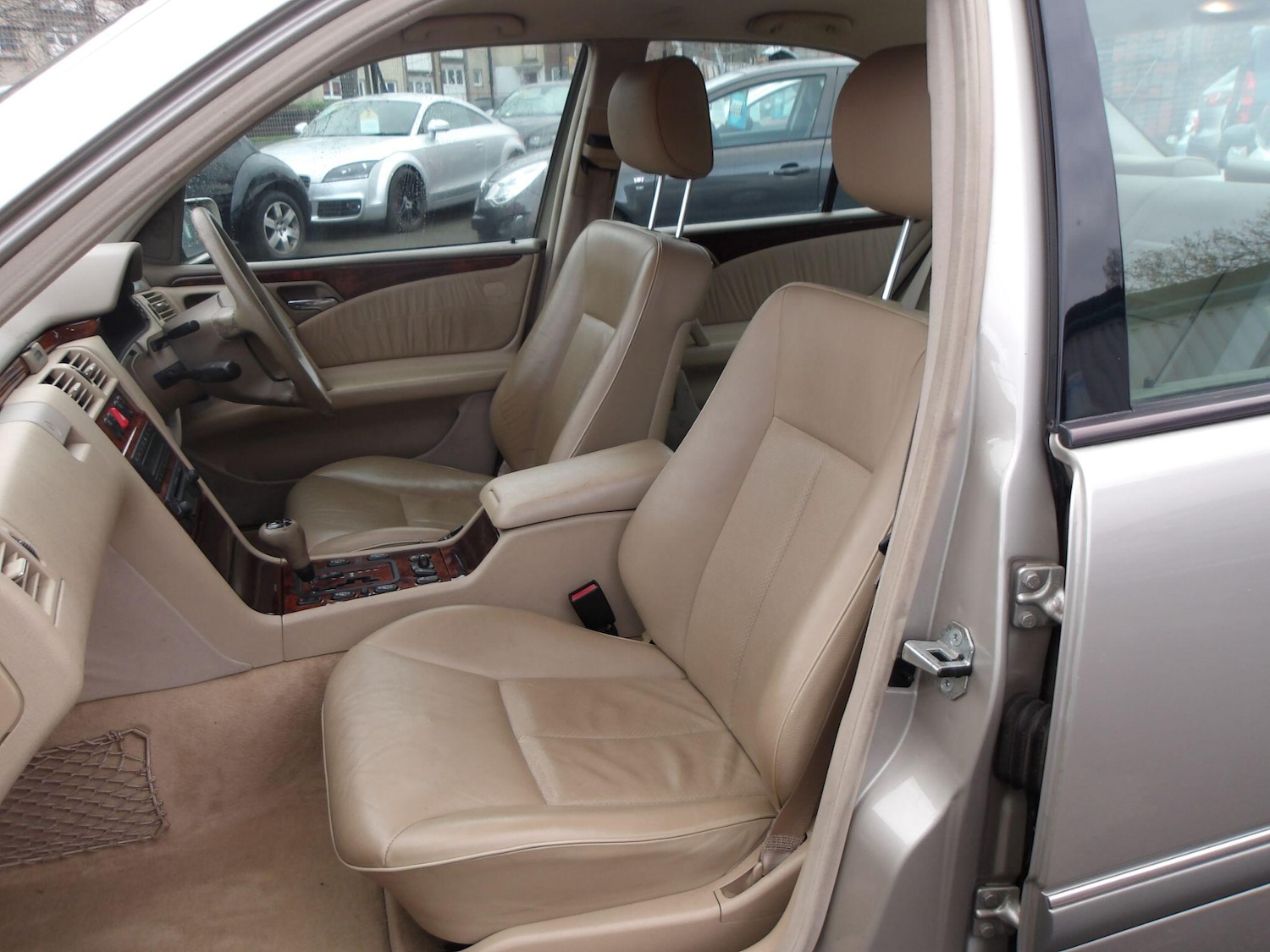 Used Mercedes-Benz E Class 1998 for sale - 76832300: Photo 22