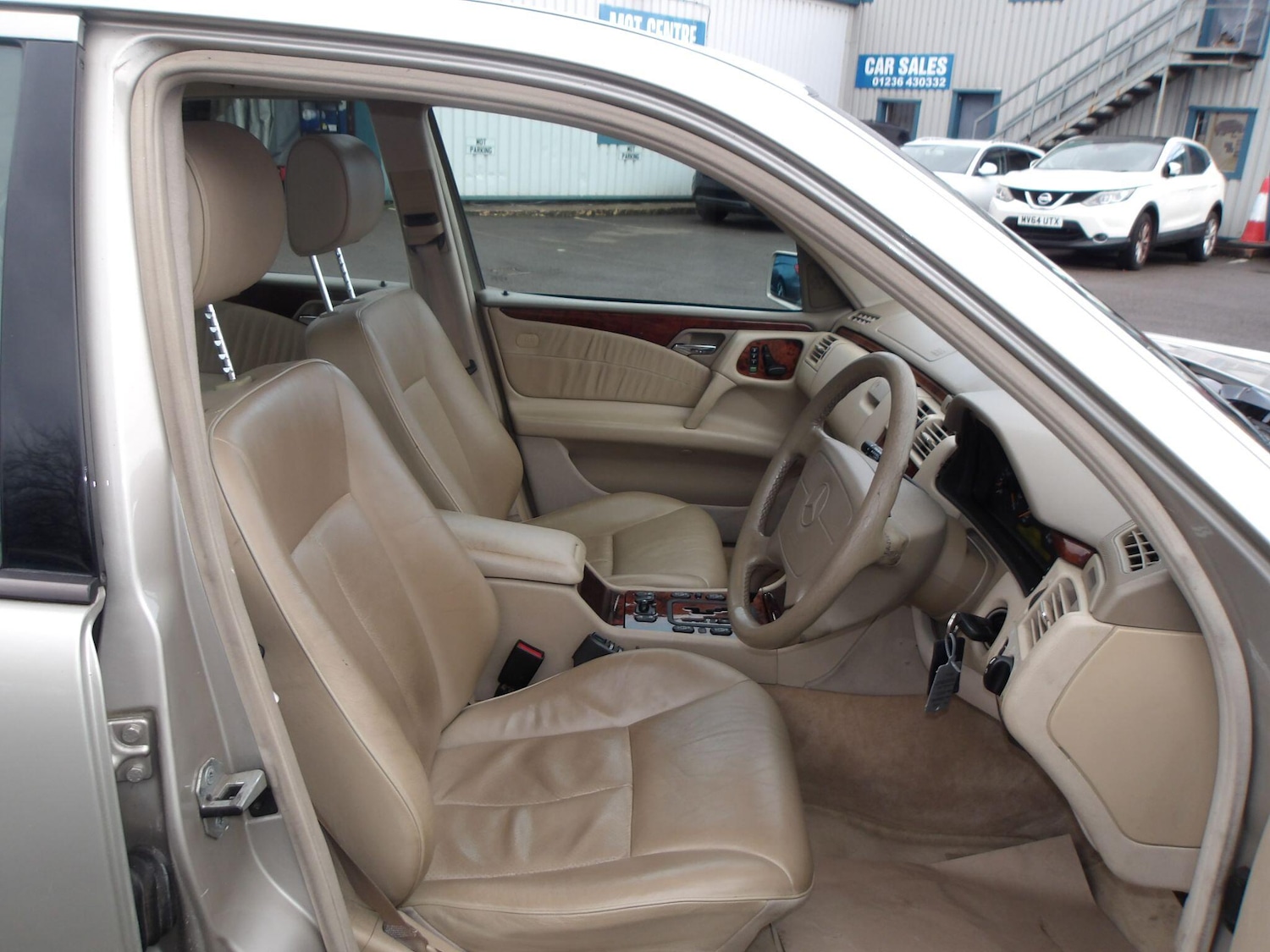 Used Mercedes-Benz E Class 1998 for sale - 76832300: Photo 25