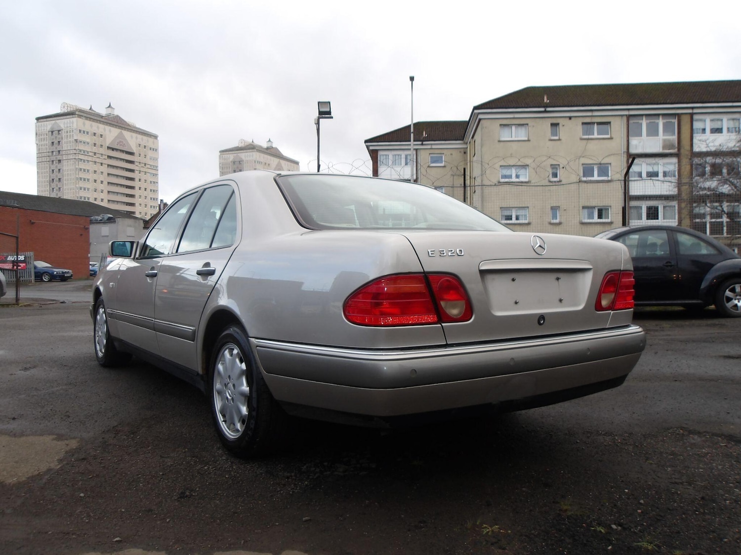 Used Mercedes-Benz E Class 1998 for sale - 76832300: Photo 3