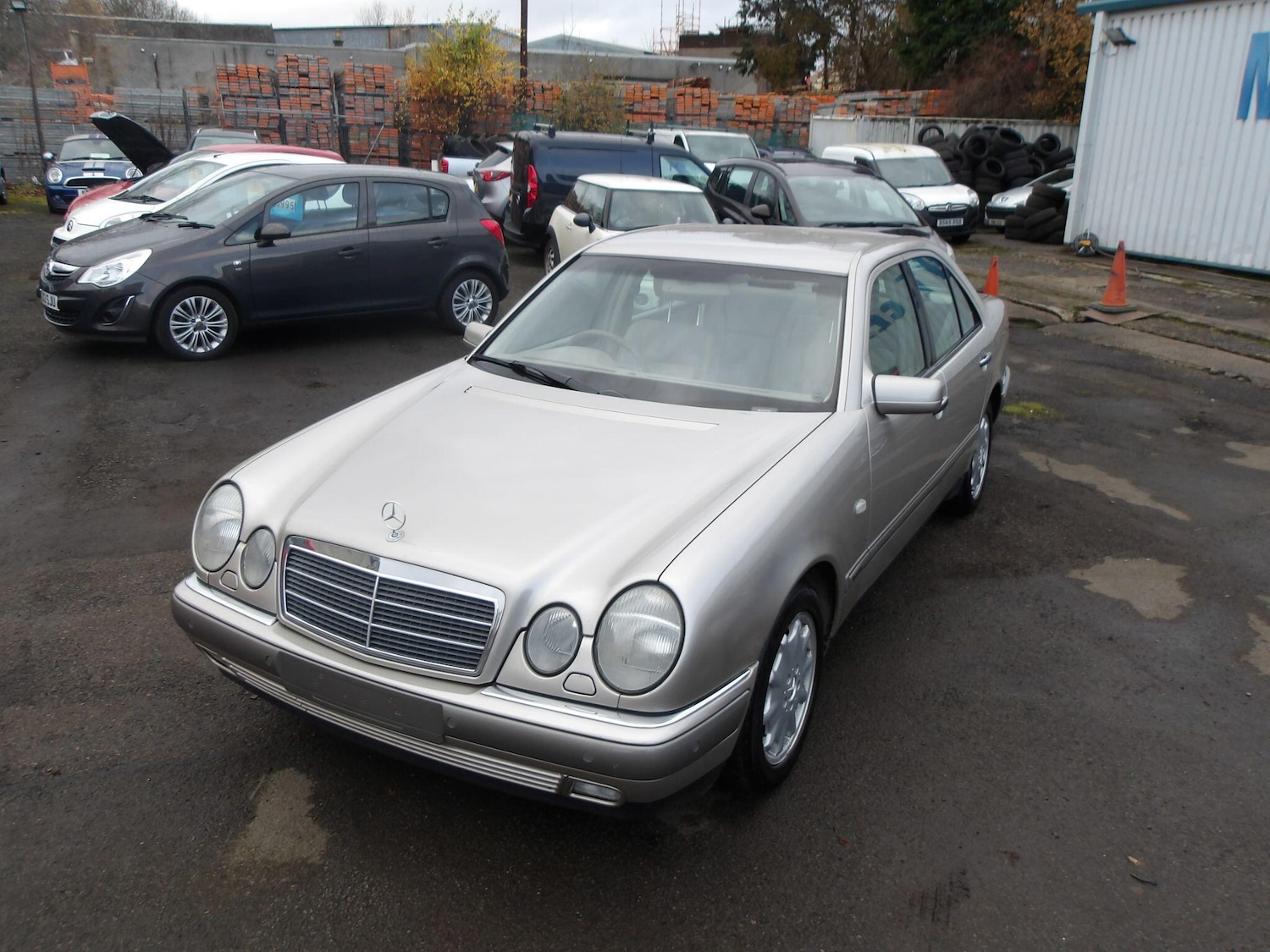 Used Mercedes-Benz E Class 1998 for sale - 76832300: Photo 6