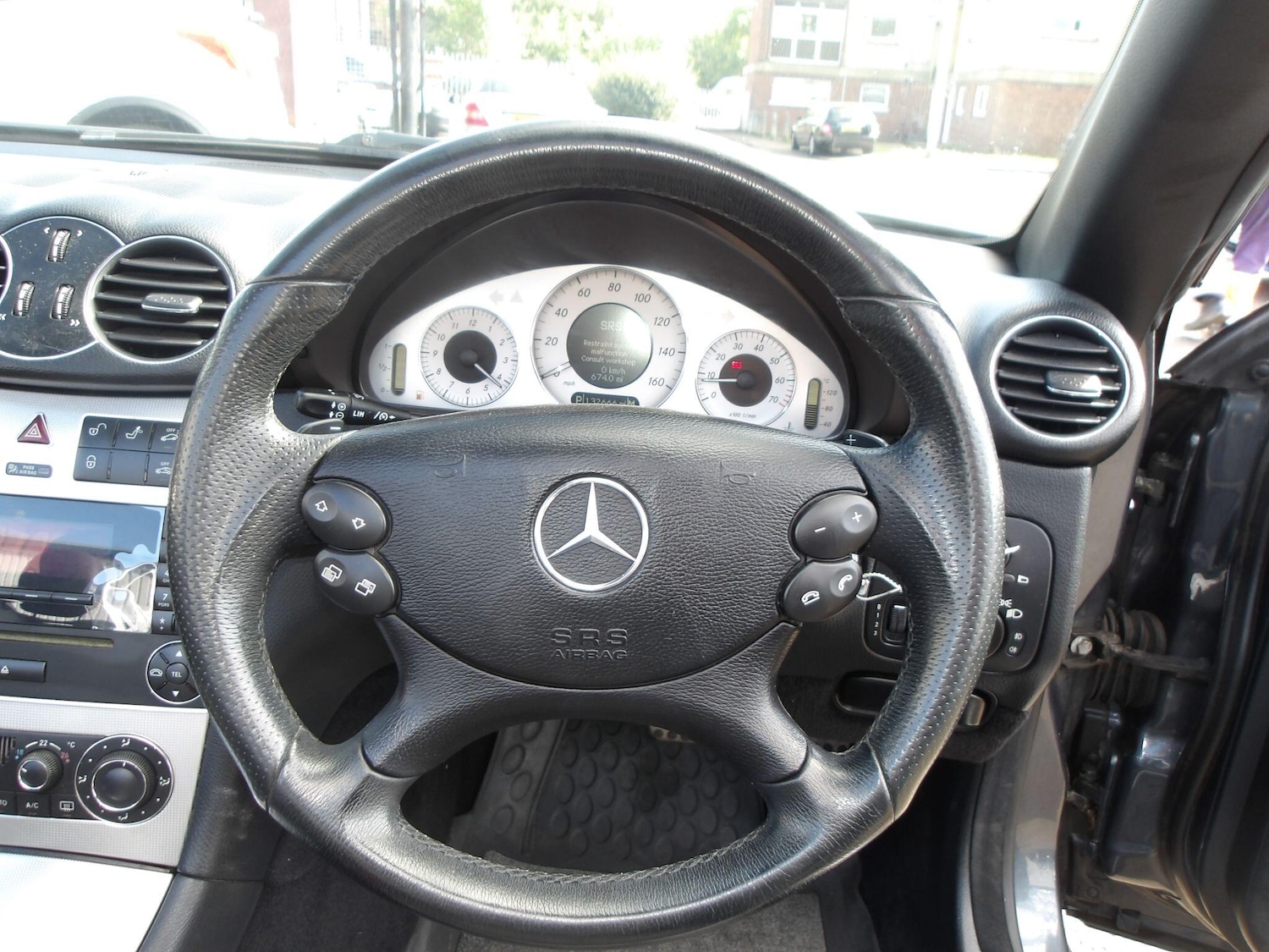 Used Mercedes-Benz CLK 2009 for sale - 76612770: Photo 31
