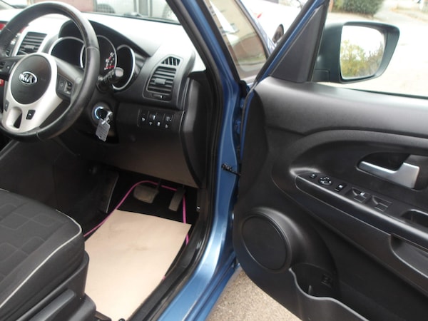Used Kia Venga 2013 for sale - 76295760: Photo 27