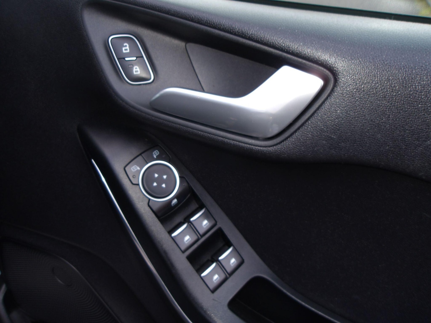 Used Ford Fiesta for sale - 76997259: Photo 24