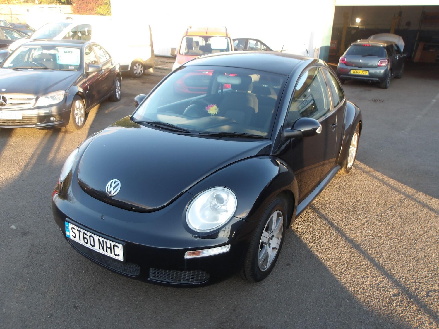 Used Volkswagen Beetle 2011 for sale - 76995658: Photo 6