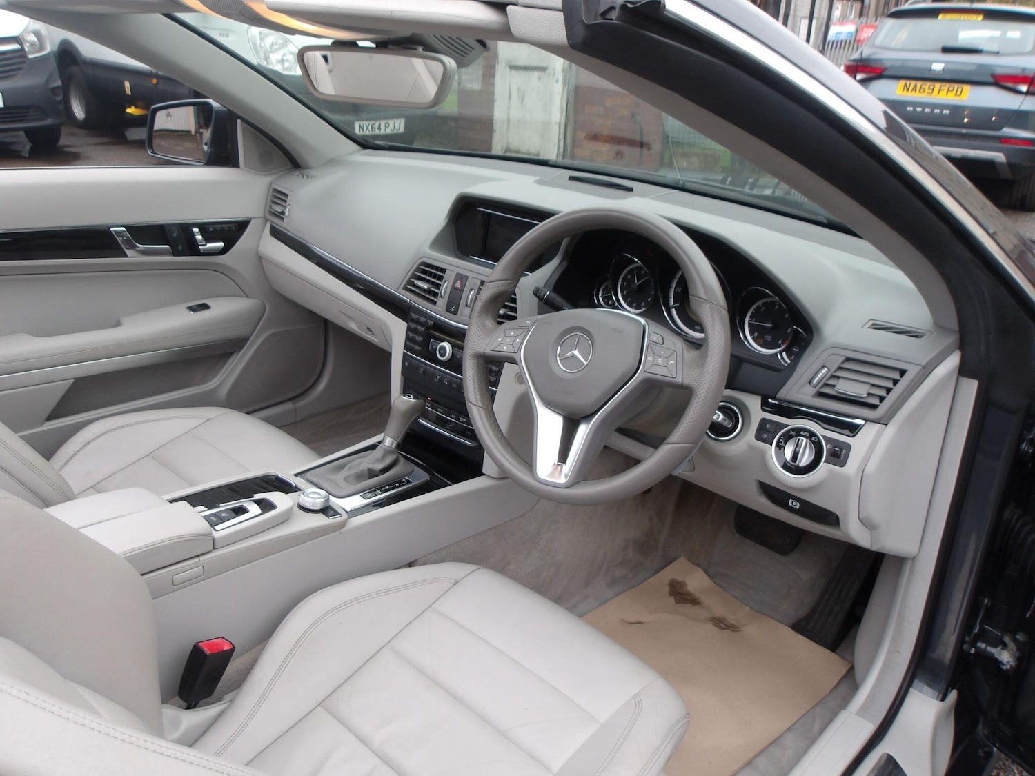 Used Mercedes-Benz E Class 2012 for sale - 76613204: Photo 23