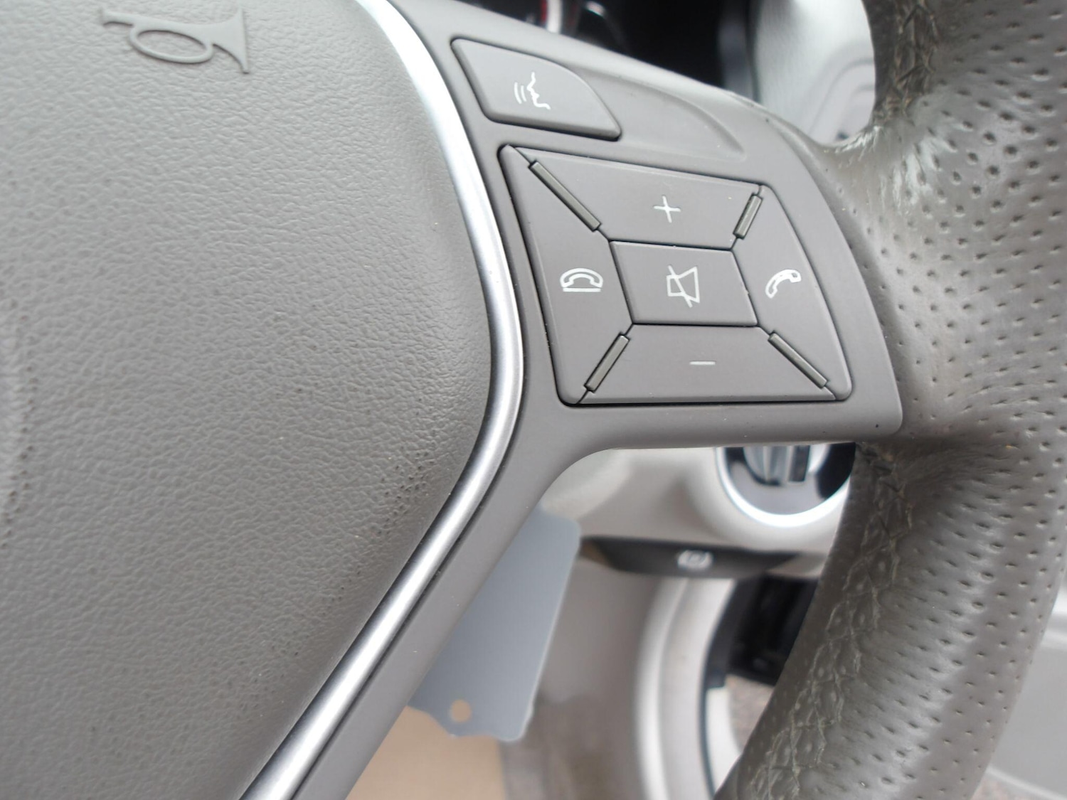 Used Mercedes-Benz E Class 2012 for sale - 76613204: Photo 34