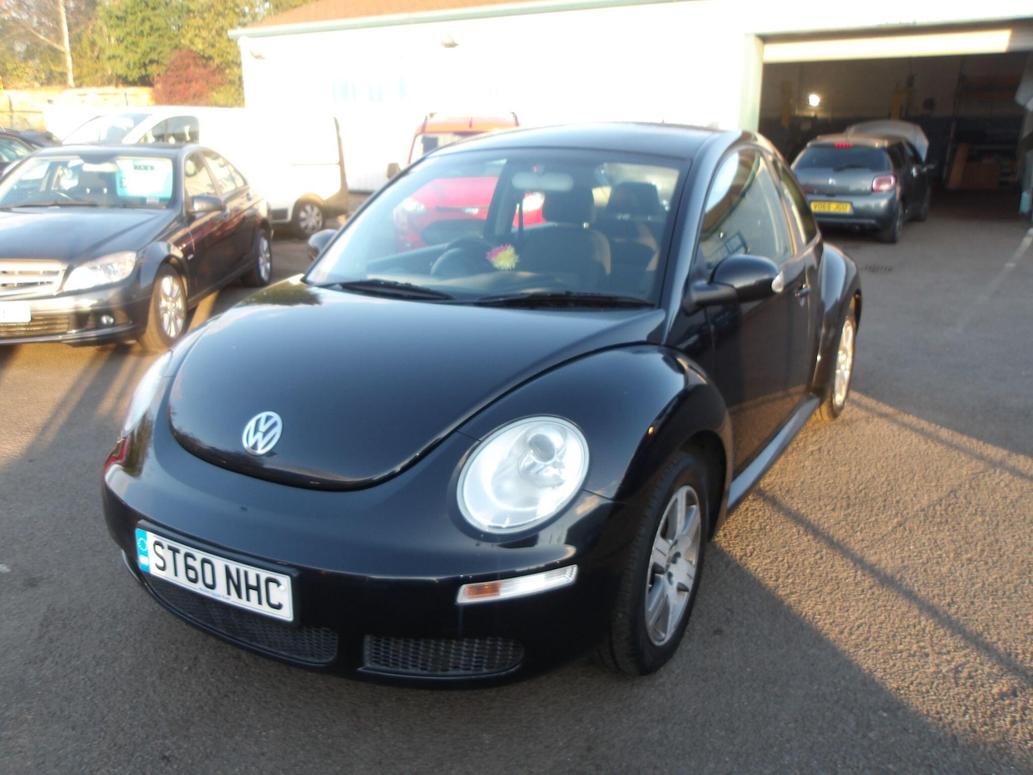 Used Volkswagen Beetle 2011 for sale - 76613432: Photo 11