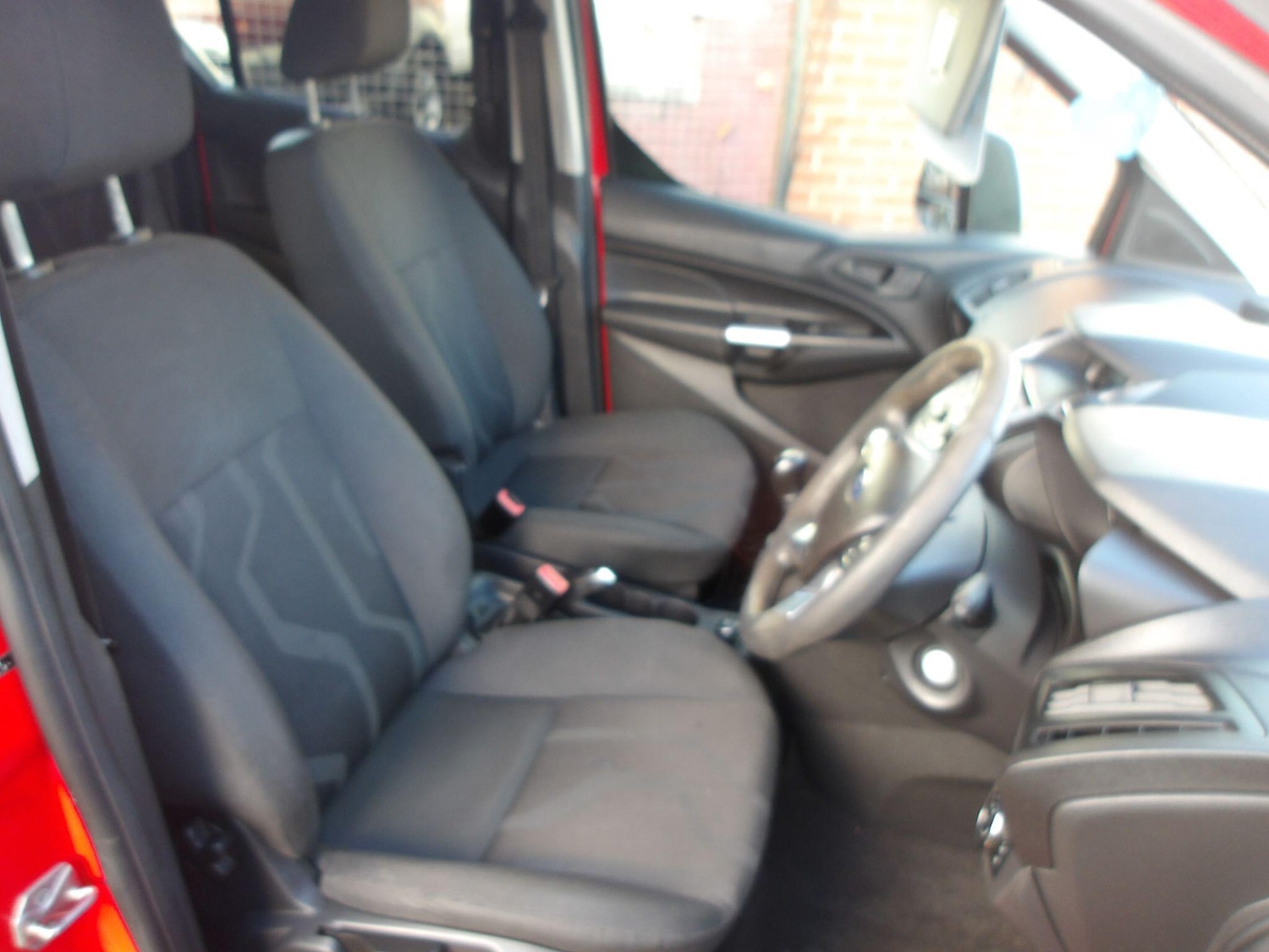 Used Ford Tourneo Connect 2015 for sale - 76991944: Photo 18