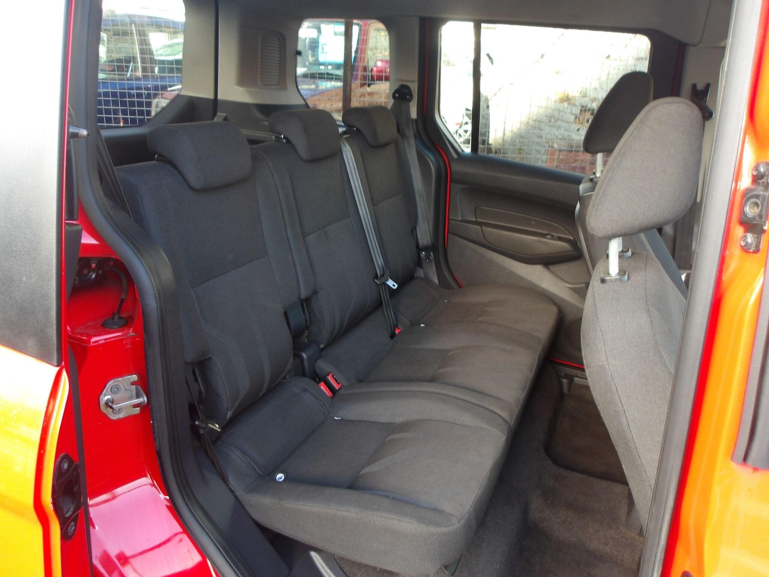 Used Ford Tourneo Connect 2015 for sale - 76991944: Photo 19