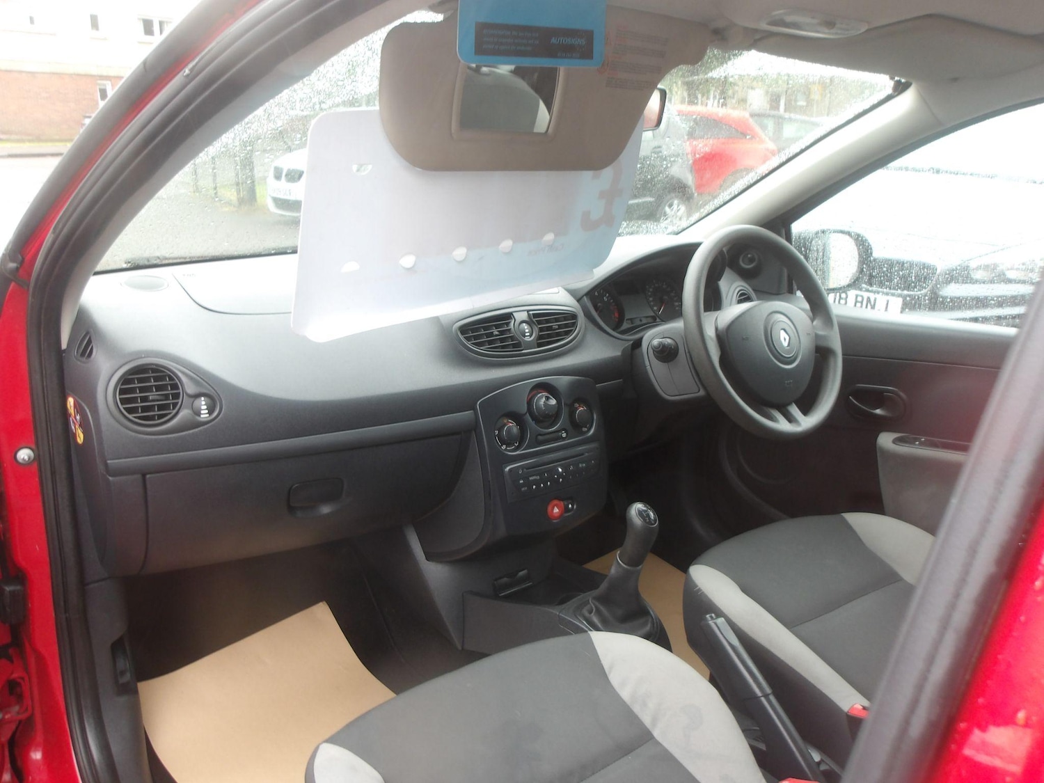 Used Renault Clio 2009 for sale - 76613332: Photo 15