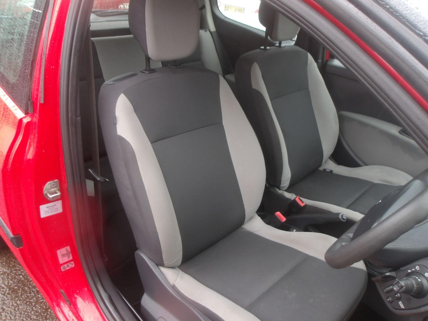 Used Renault Clio 2009 for sale - 76613332: Photo 16