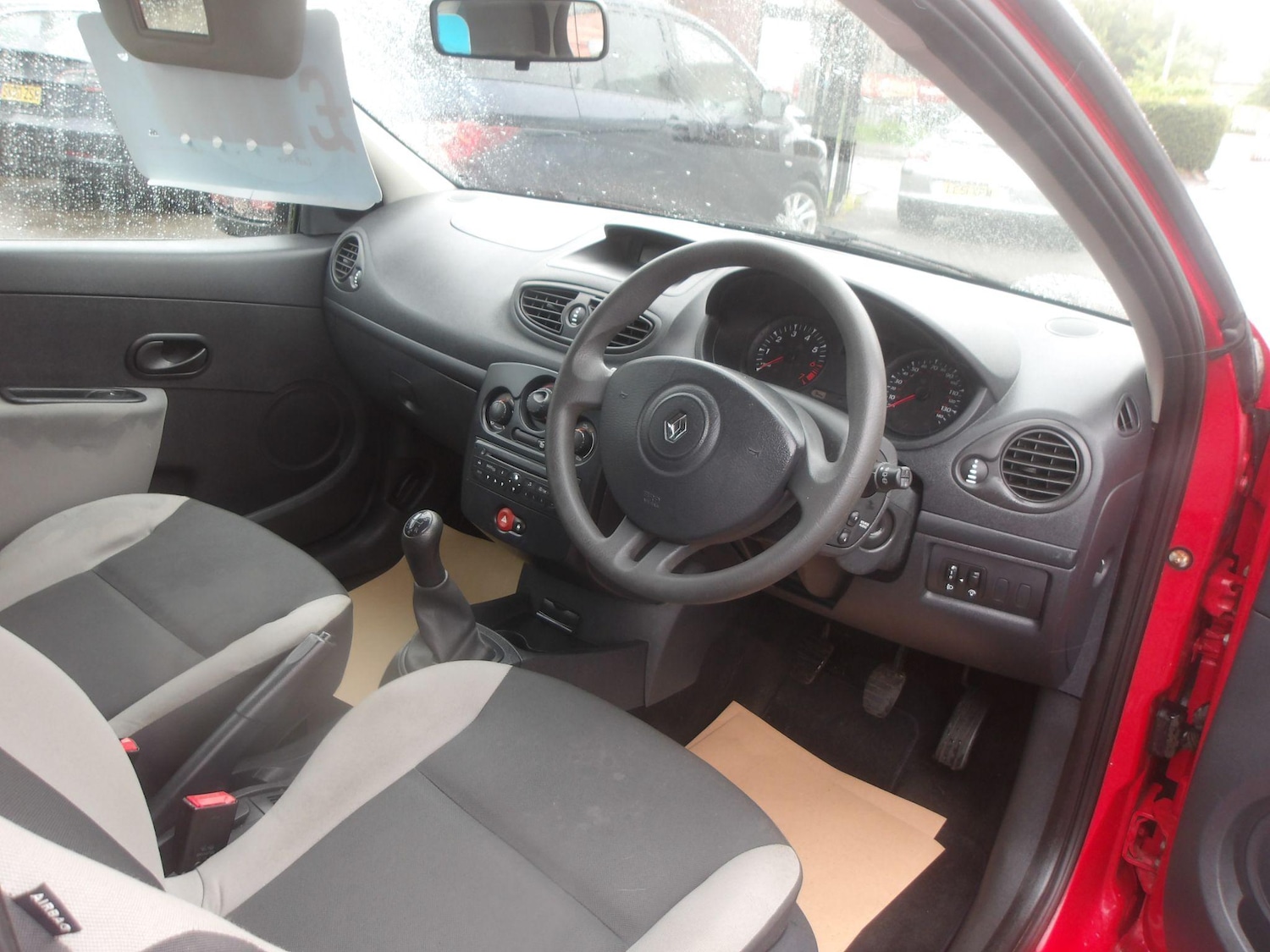 Used Renault Clio 2009 for sale - 76613332: Photo 17