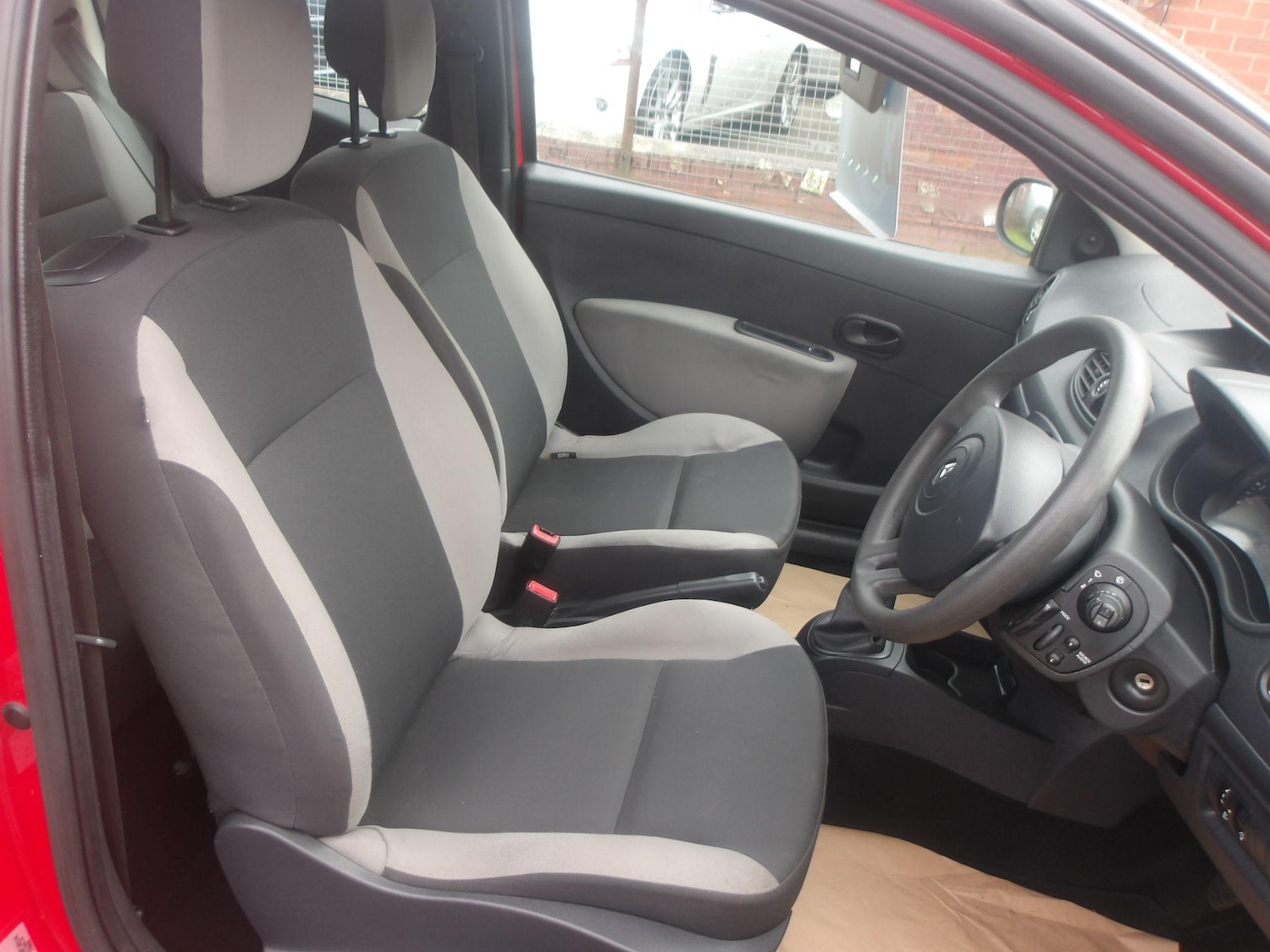 Used Renault Clio 2009 for sale - 76613332: Photo 21