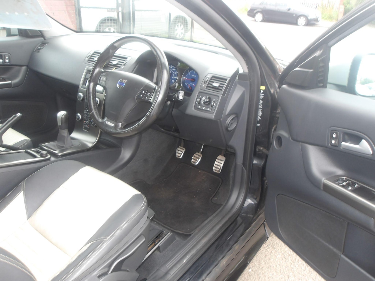Used Volvo C30 2009 for sale - 76613086: Photo 24