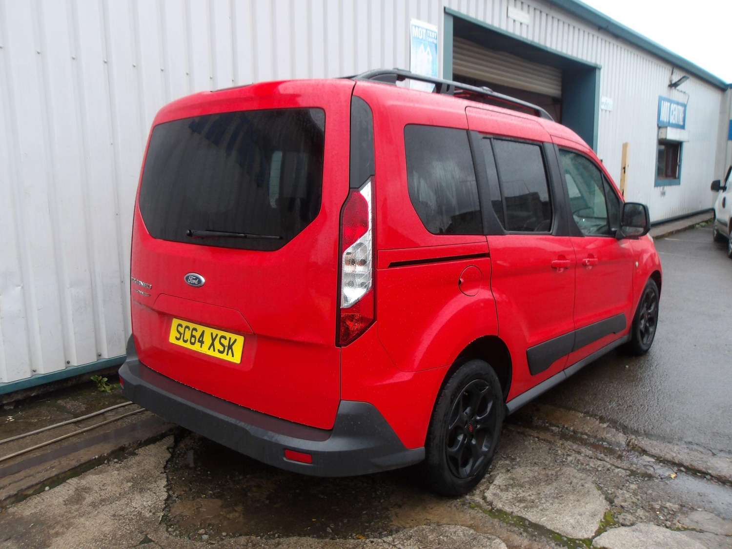 Used Ford Tourneo Connect 2015 for sale - 76613079: Photo 2