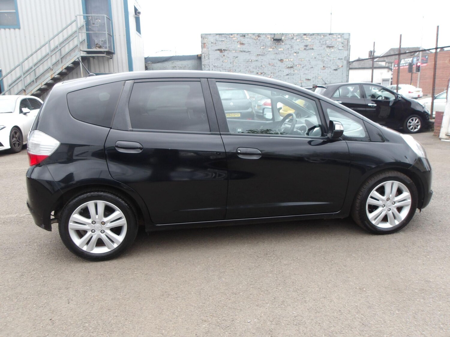 Used Honda Jazz 2010 for sale - 76122280: Photo 16