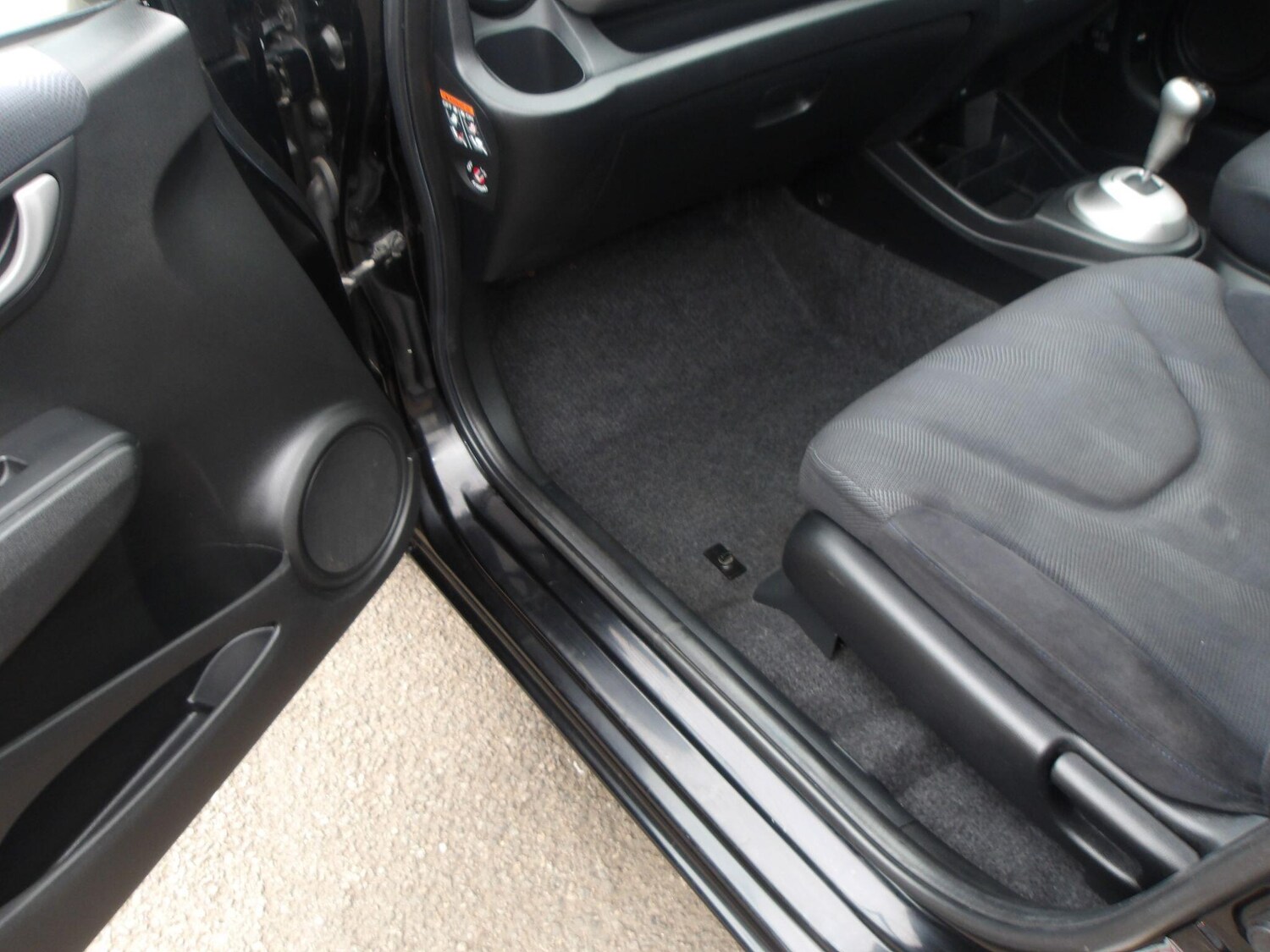 Used Honda Jazz 2010 for sale - 76122280: Photo 23