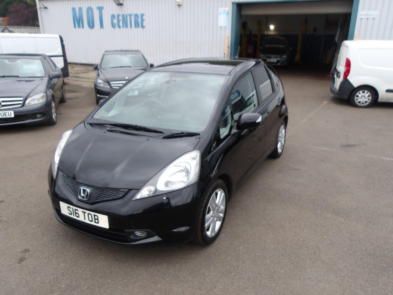 Used Honda Jazz 2010 for sale - 76122280: Photo 6
