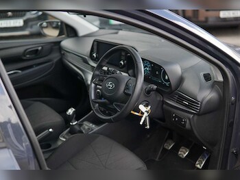 Used Hyundai BAYON 2023 for sale - 78748105: Photo