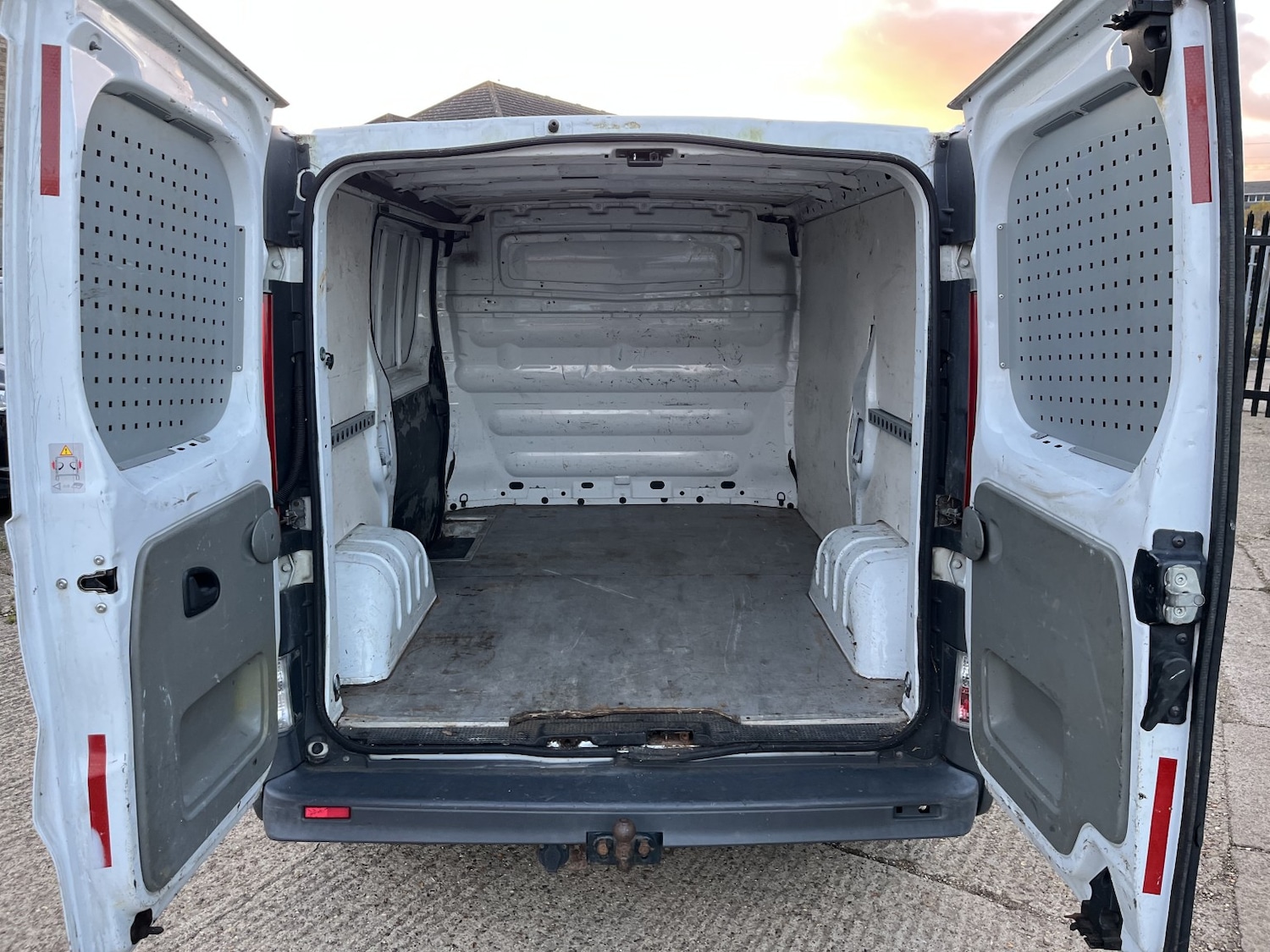 Used Vauxhall Vivaro 2010 for sale - 76396993: Photo 13