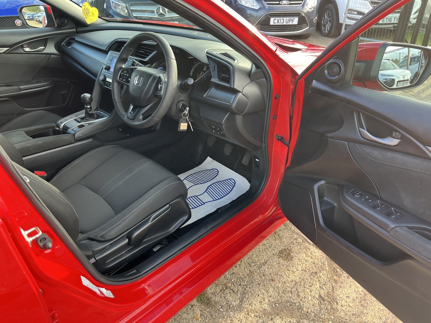 Used Honda Civic 2017 for sale - 76120356: Photo 12