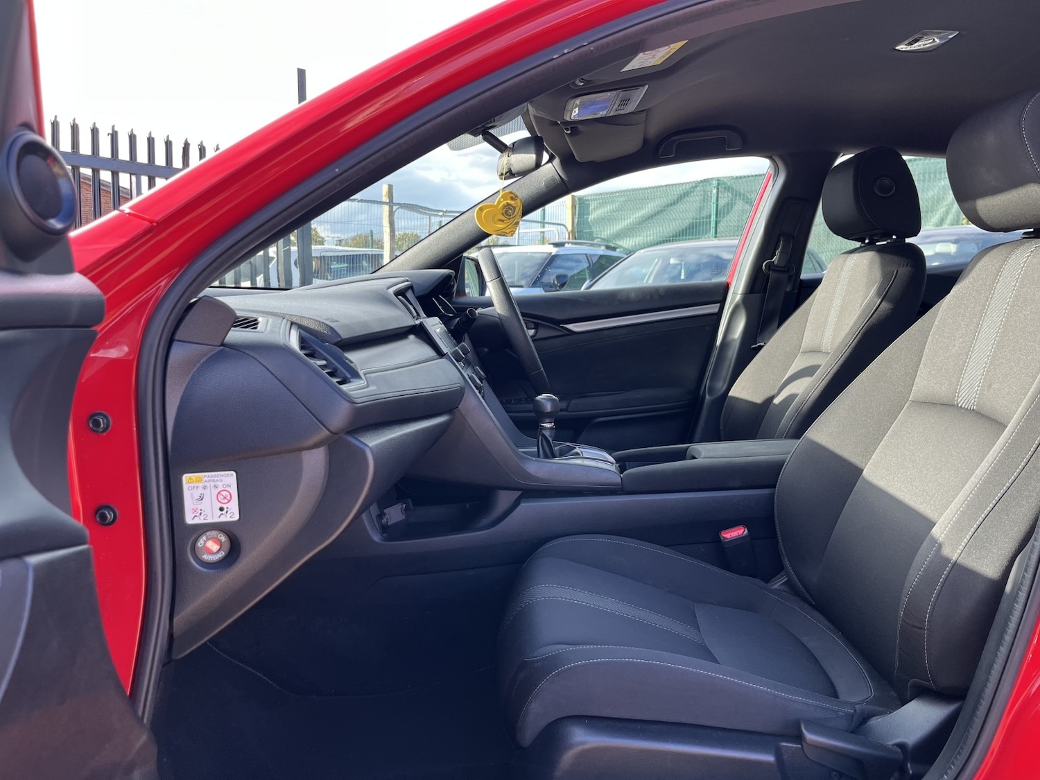 Used Honda Civic 2017 for sale - 76120356: Photo 17