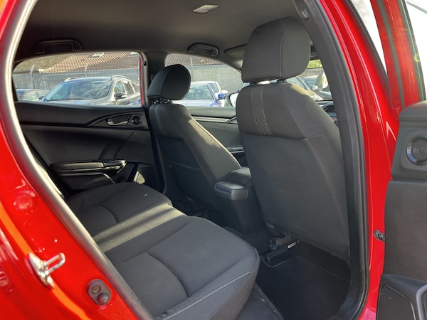 Used Honda Civic 2017 for sale - 76120356: Photo 18