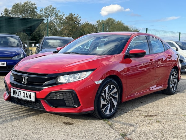 Used Honda Civic 2017 for sale - 76120356: Photo 2